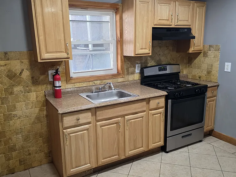 226-228 Columbia Ave #1L — Photo 16