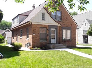 2661 N 68th St, Wauwatosa, WI 53213
