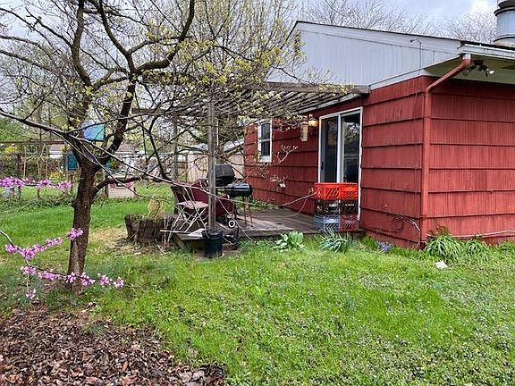 5th image of 3517 Hiawatha St