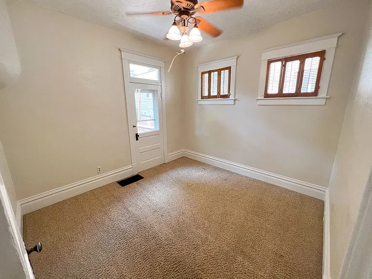 133 N M St — Photo 14
