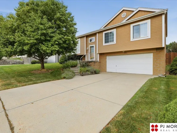 7972 Bartlett St, Omaha, NE 68122