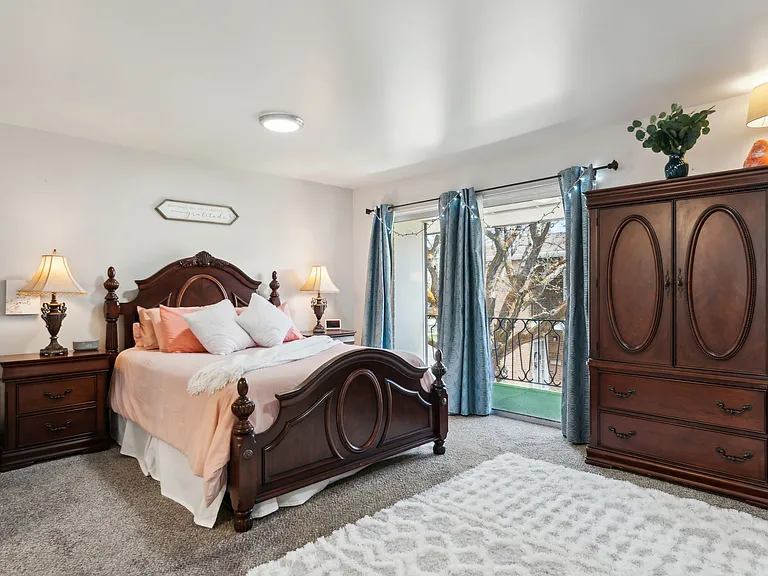 Luxurious upstairs bedroom (furniture not included).