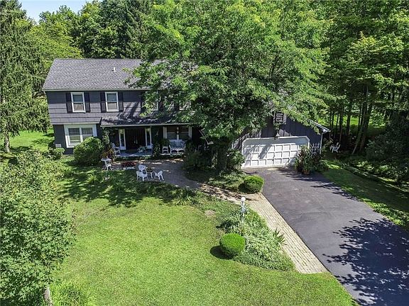 2nd image of 300 Brooksboro Dr