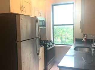 24-25 27th St #4R, Astoria, NY 11102
