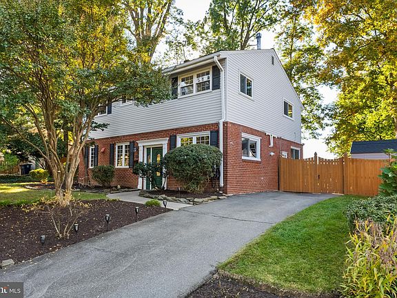 3rd image of 10704 Maybrook Ave