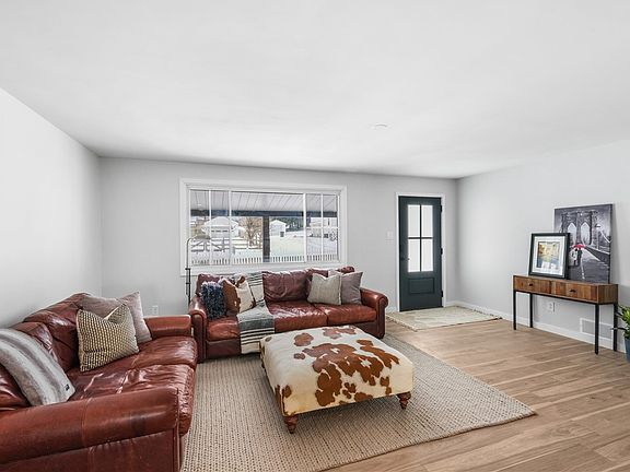 3rd image of 328 Knox Ave