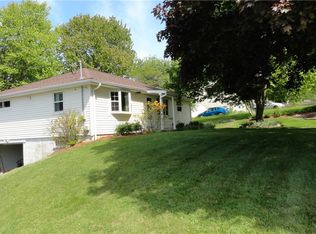 11 Lamp Post Ln, New Cumberland, WV 26047