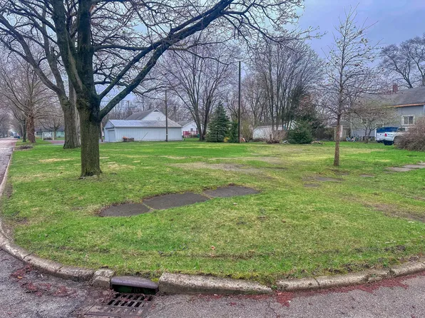 1022 Howard St, Niles, MI 49120