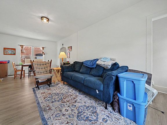 3rd image of 703 W 4th St