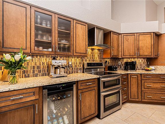 3rd image of 385 Gilston Ct