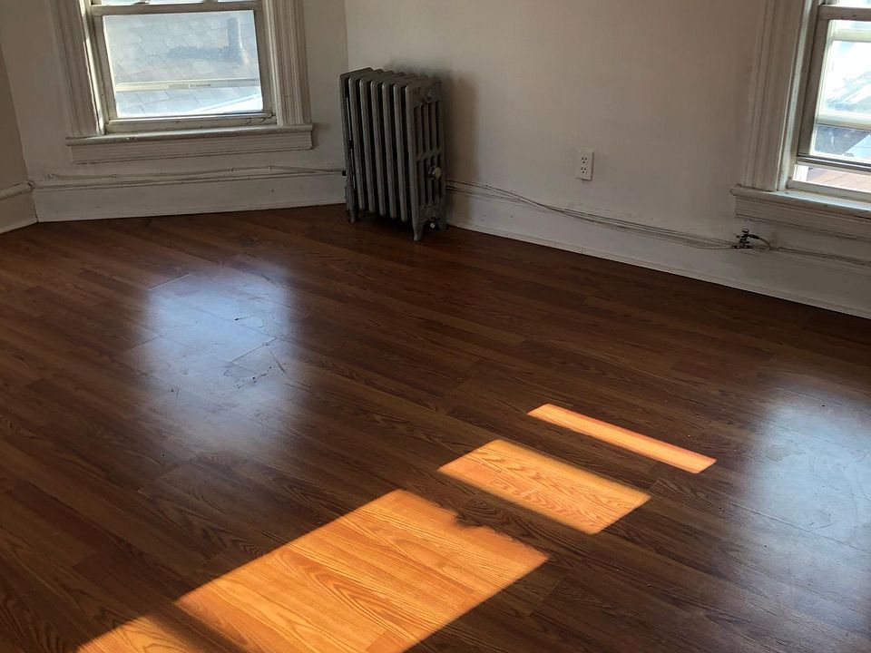 1st image of 10760 124th St #2