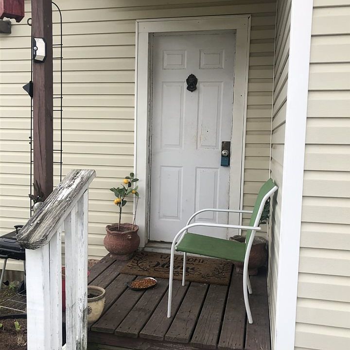 2nd image of 719 N 13th St