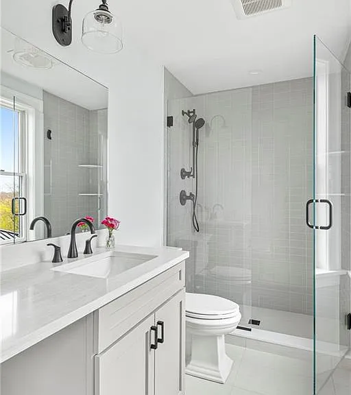 118 Newport Ave — Photo 32