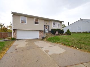 379 Summerfield Dr, Roselle, IL 60172