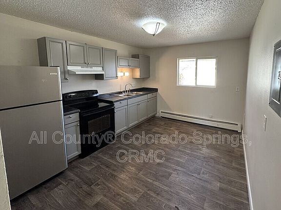 3rd image of 2119 Preuss Rd #2B