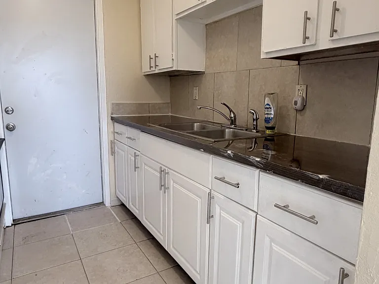 2107 Washington St NE #C — Photo 2