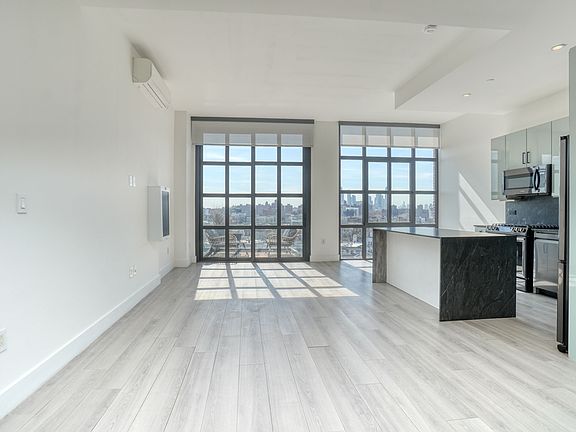3rd image of 1116 Main Ave #Phb
