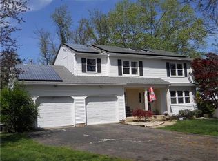 20 Edith Ct, Dayton, NJ 08810