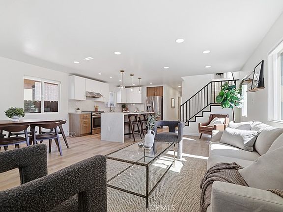3rd image of 3754 Mercury Ave