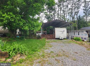 22 Park Dr, Falling Waters, WV 25419