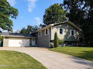 10001 Eastshire Ln, Knoxville, TN 37922