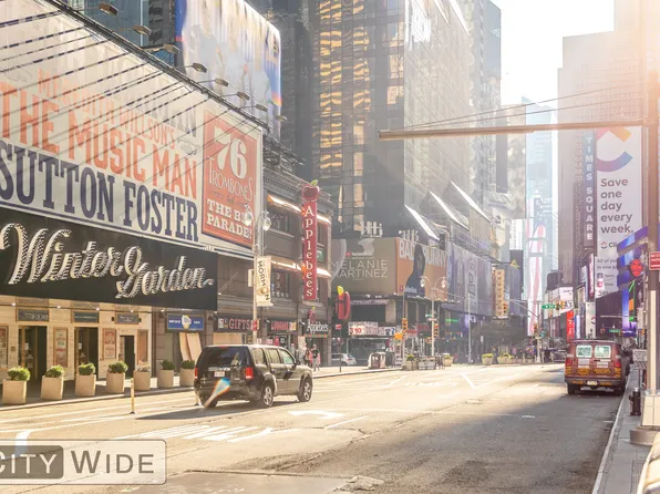 947 1st Avenue image 4 of 6