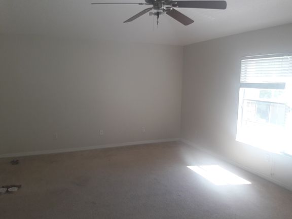 oversized bedroom or bonus room