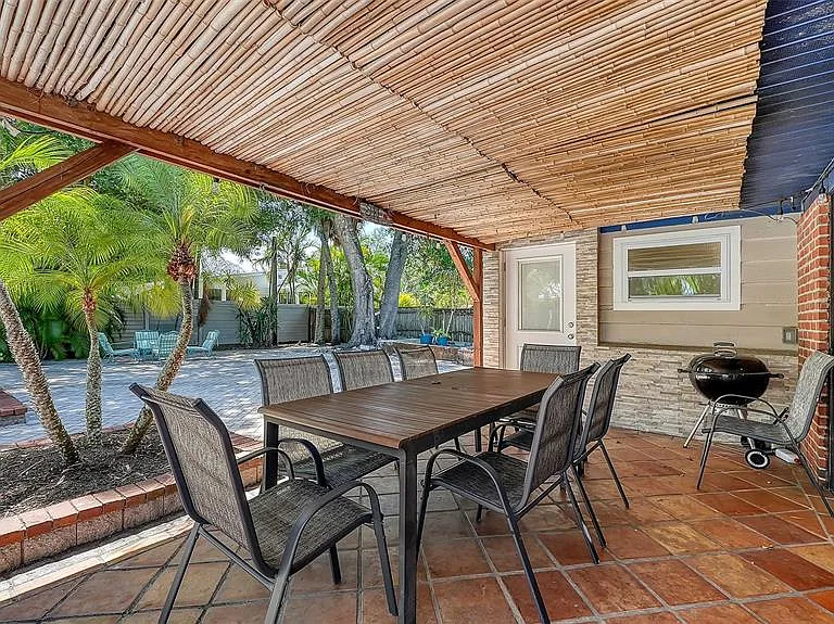1127 S Osprey Ave — Photo 45