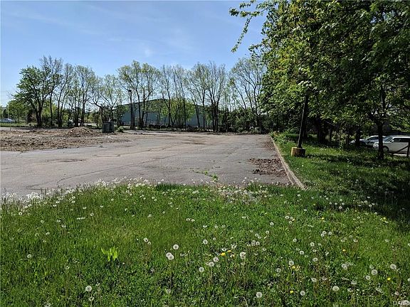 2nd image of 630 E Dixie Dr