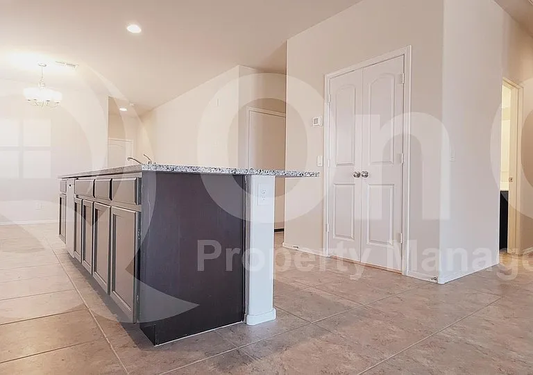 1645 N Westfall Trl — Photo 6