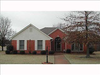 5th image of 855 Sun Vista Dr E