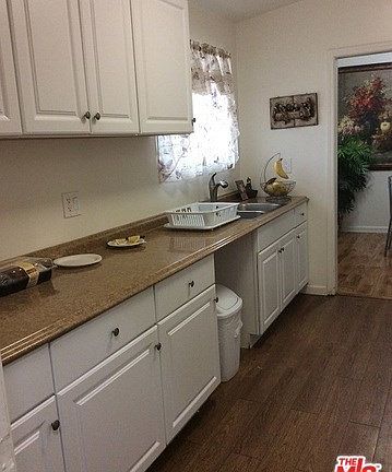 3rd image of 7825 Tujunga Ave