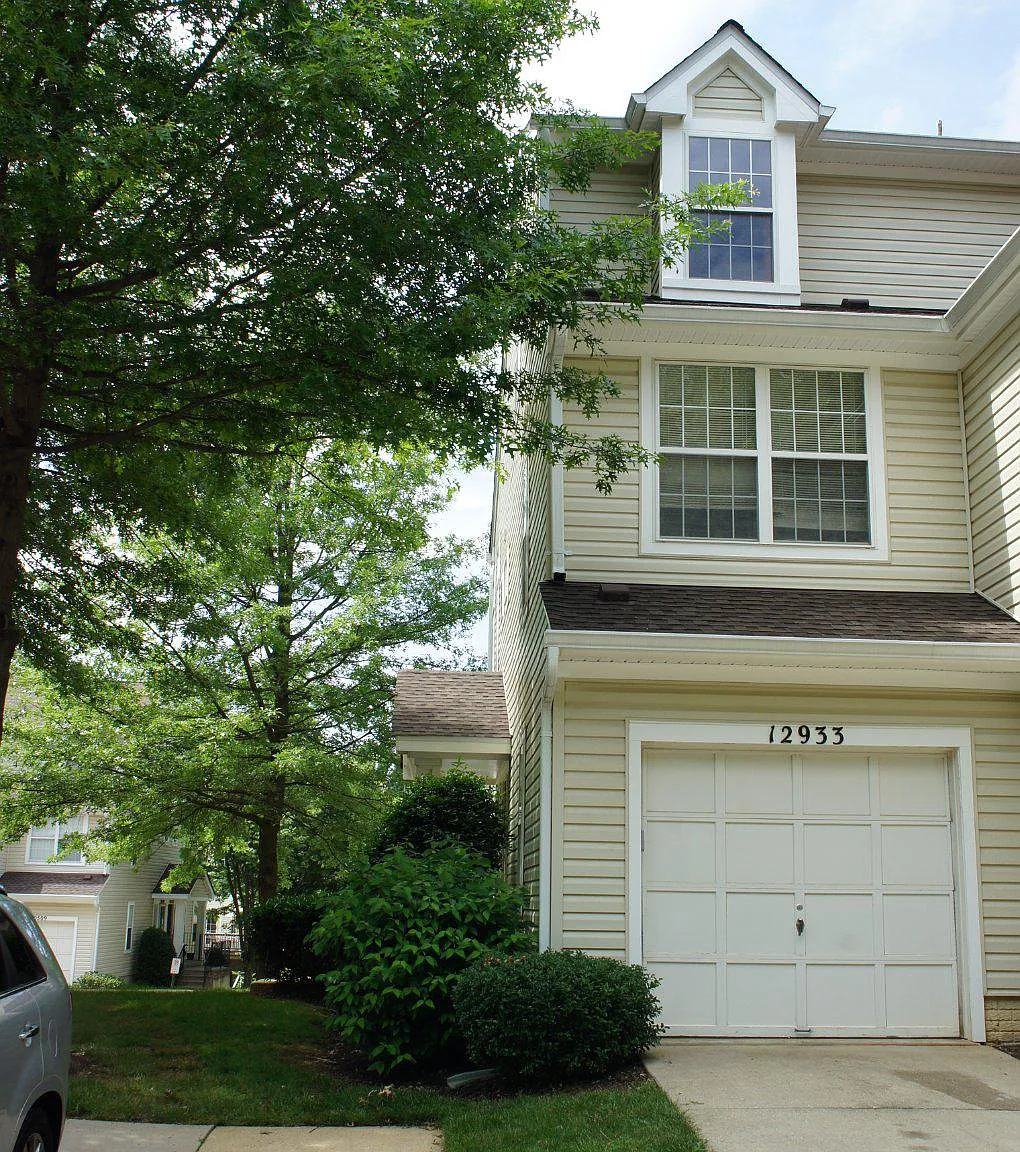 2 bed, 2.5 bath, 1880 sqft, $2,510 — Photo 2
