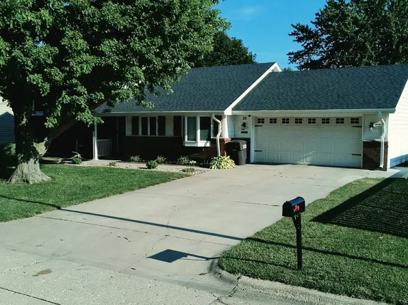 20 Eastridge Dr N, York, NE 68467