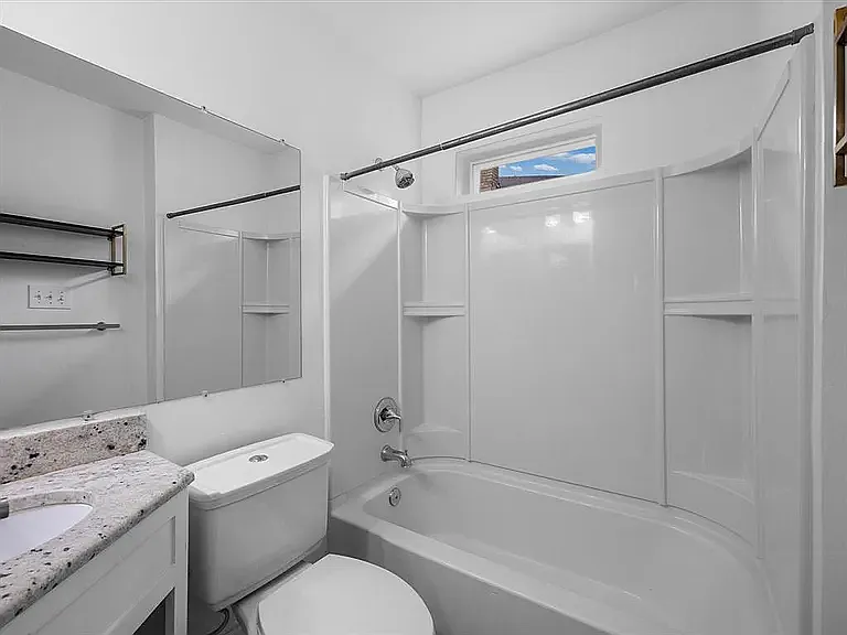 3221 Greene Ave — Photo 14