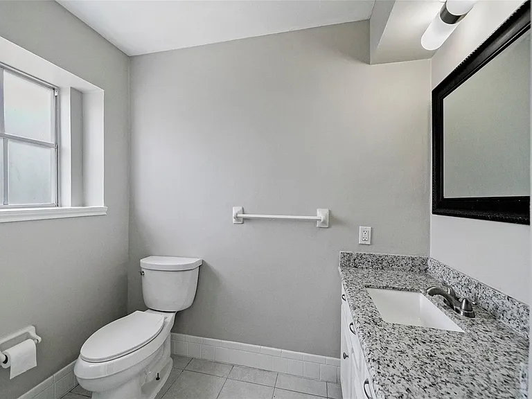 643 Ames St — Photo 24