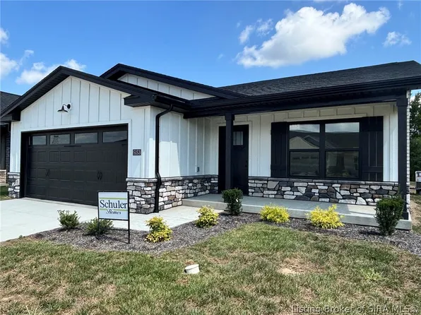 5153 Woodstone Circle #135, Jeffersonville, IN 47150