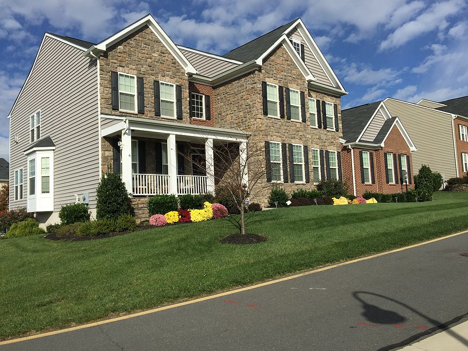 2nd image of 42554 Ridenour Ridge Ln