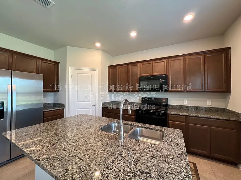 225 Lemley Dr — Photo 10
