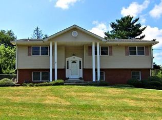23 Drewry Ln, Tappan, NY