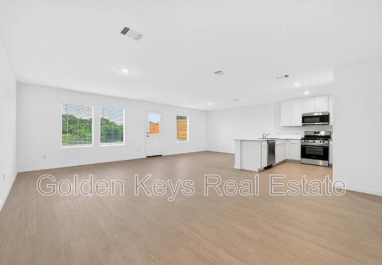 10212 Regal Bend Ln — Photo 6