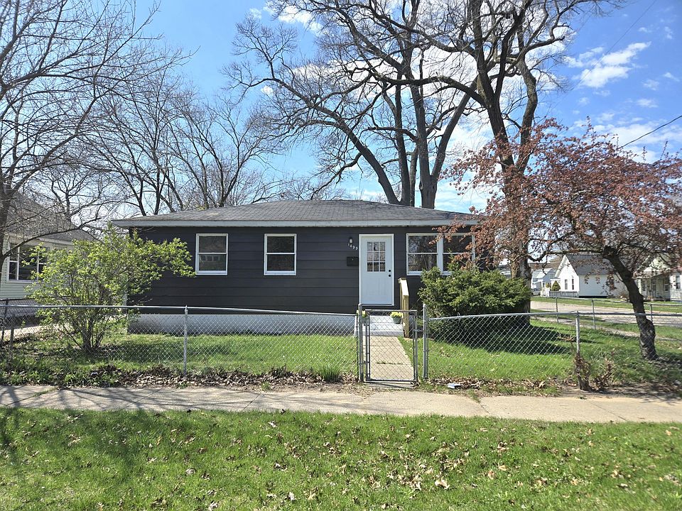 1st image of 1499 Park St
