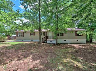 247 S Hills Dr, Wellford, SC 29385