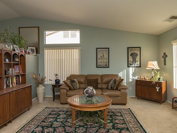 4th image of 83370 Albion Dr