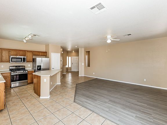 5th image of 1128 Bistro Bay Ave