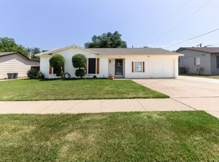204 E Malone Ave, Crowley, TX 76036