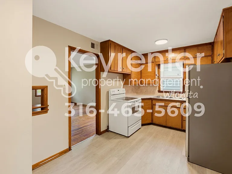 2060 S Euclid St — Photo 11