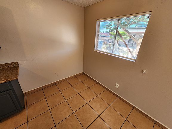 3rd image of 2527 Crawford St APT 2