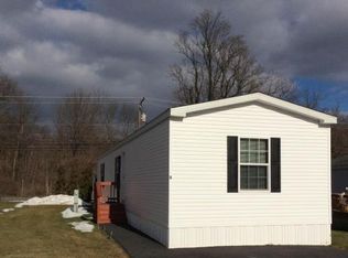 3 Willington Dr, Macungie, PA 18062