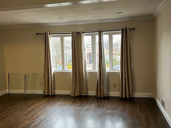 4th image of 120 Thomas St Floor 1